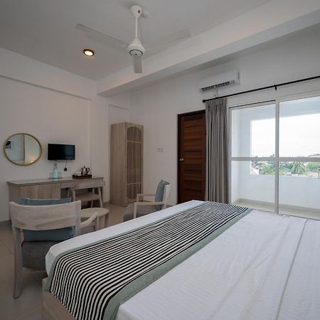 Hotel Oviya Vavuniya Buitenkant foto