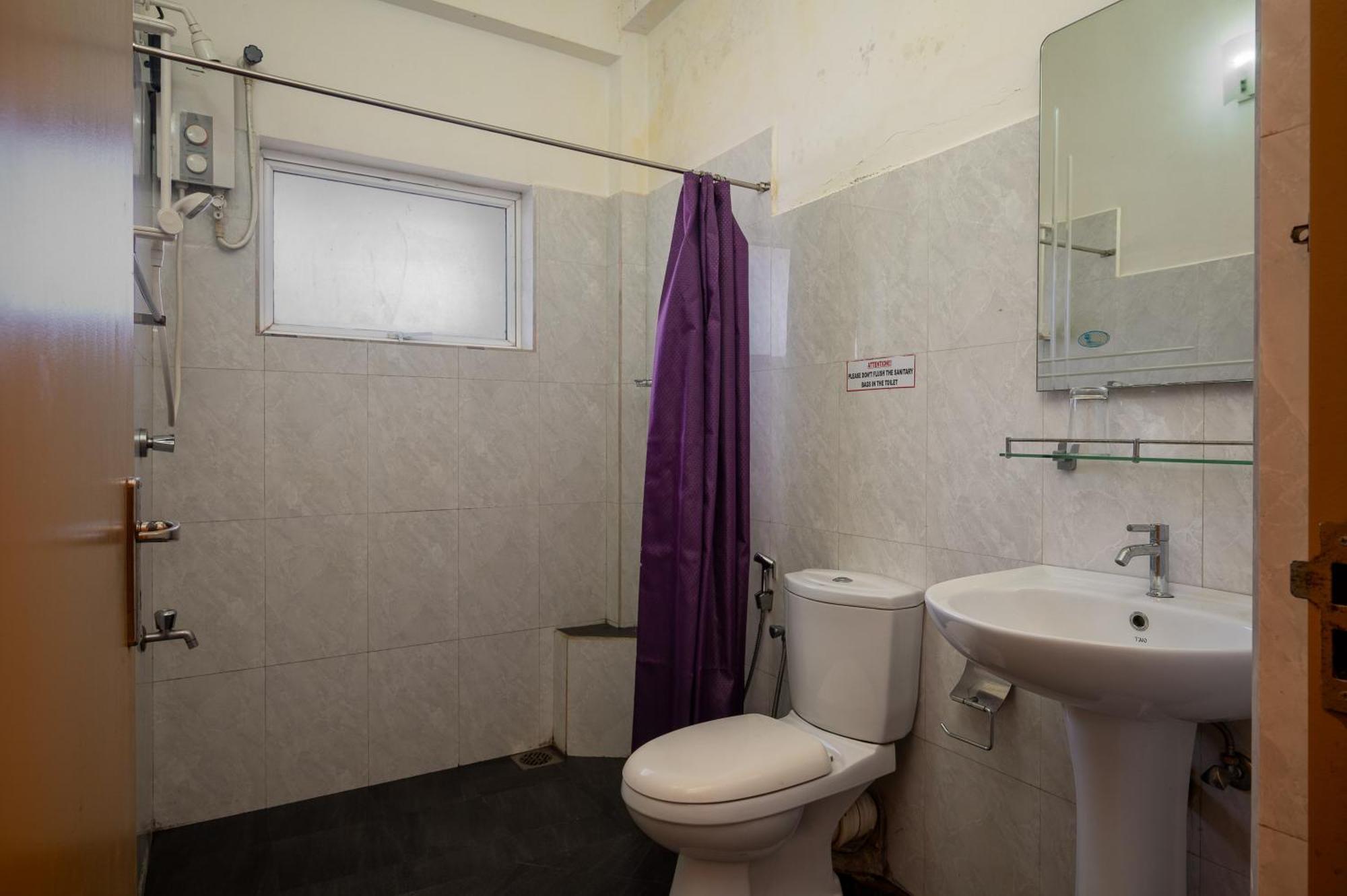 Hotel Oviya Vavuniya Buitenkant foto