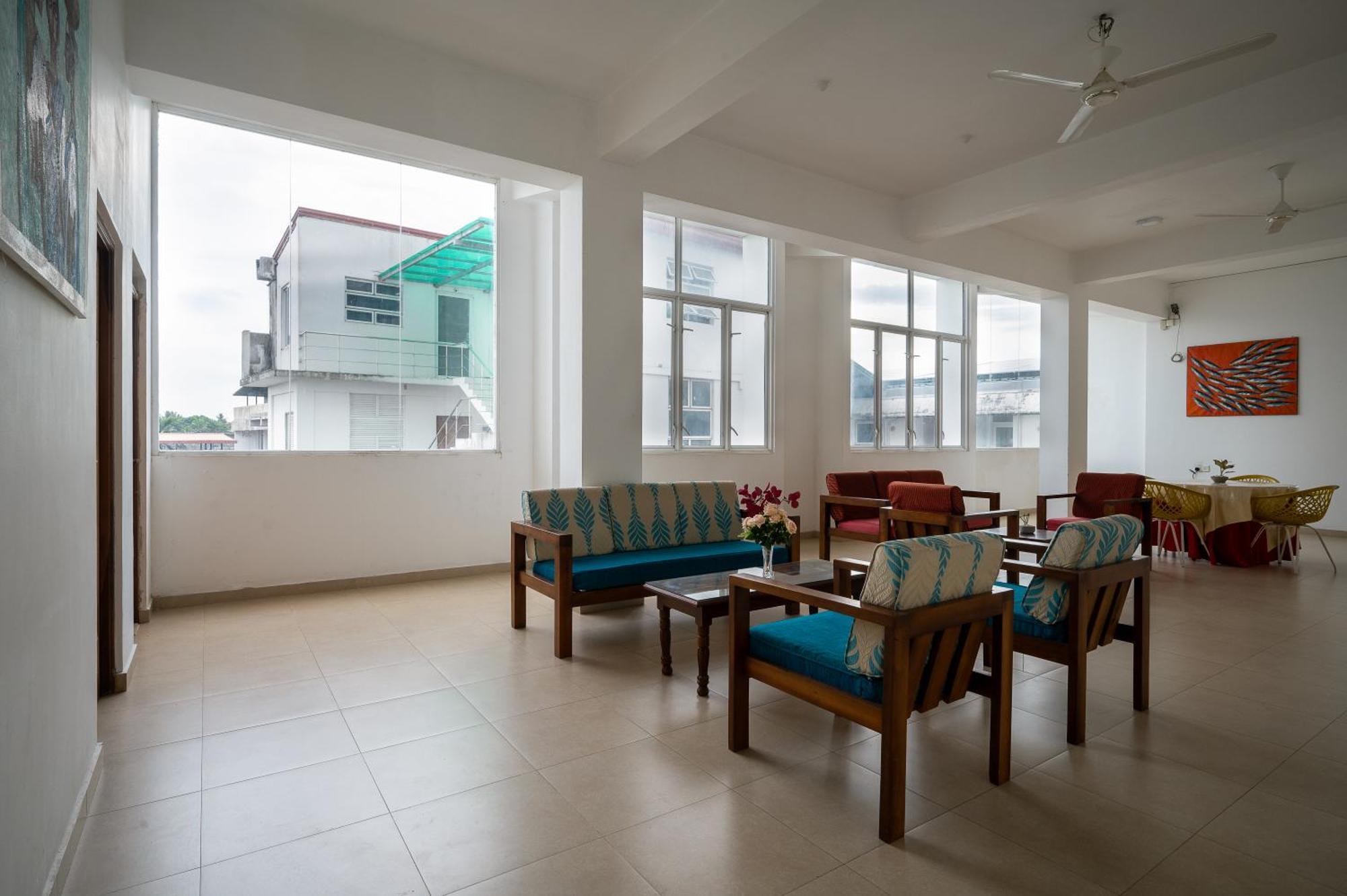 Hotel Oviya Vavuniya Buitenkant foto