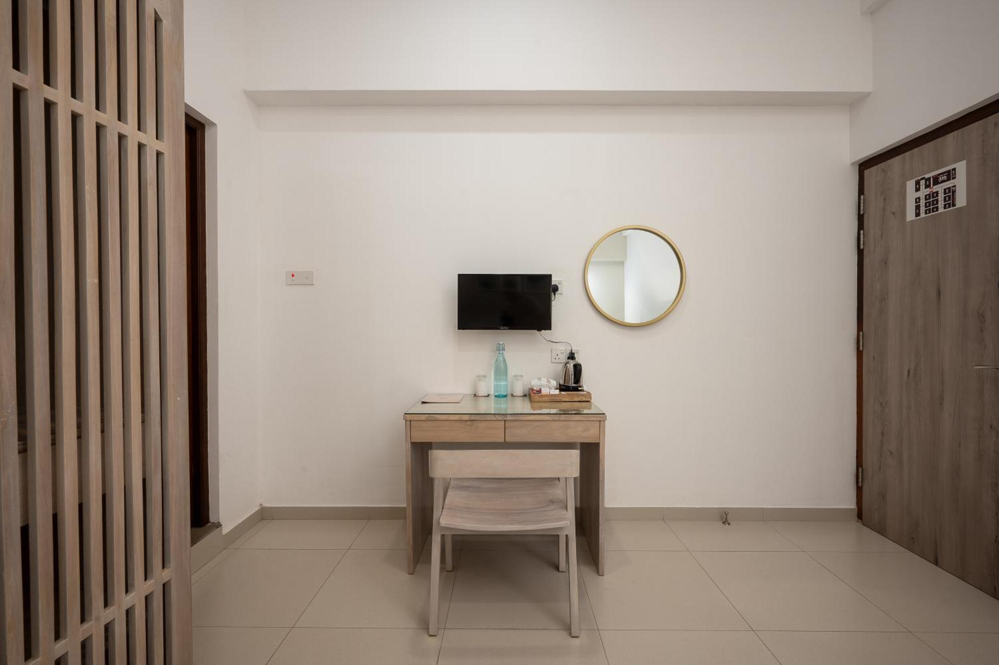 Hotel Oviya Vavuniya Buitenkant foto