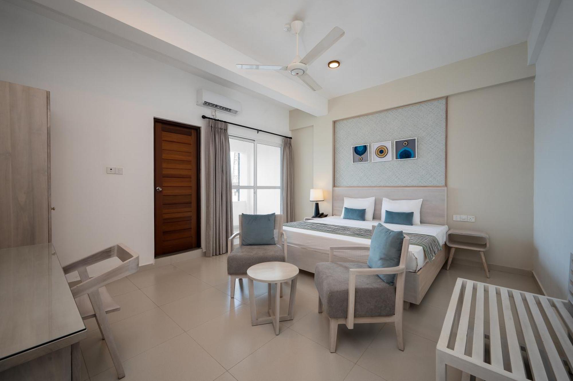 Hotel Oviya Vavuniya Buitenkant foto