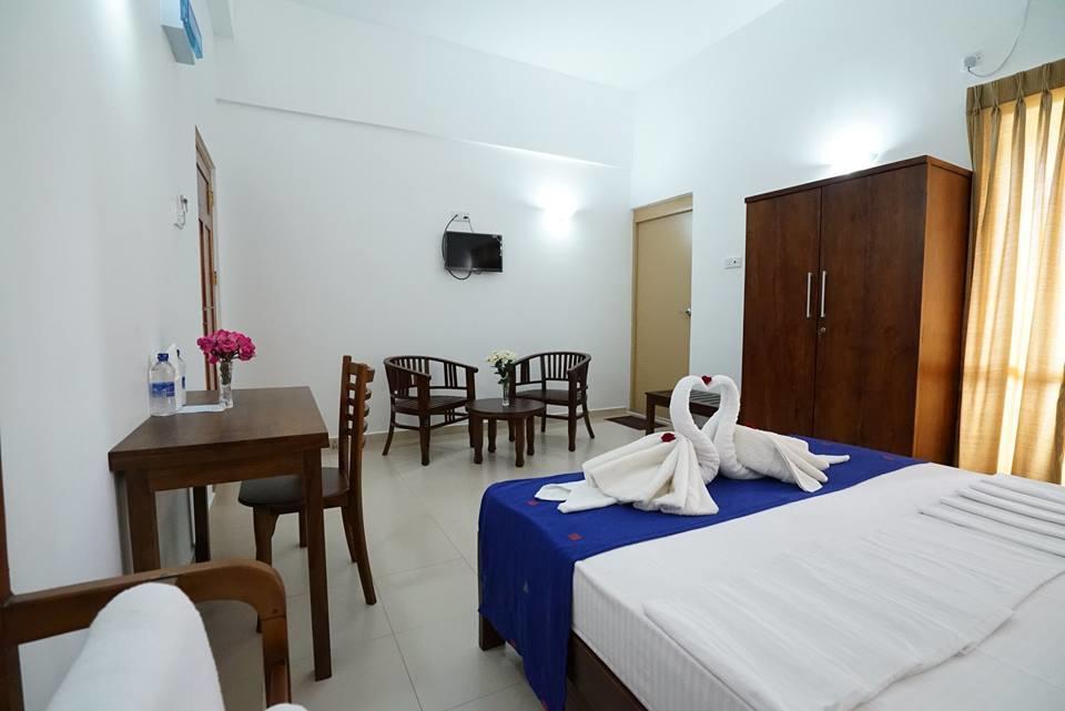 Hotel Oviya Vavuniya Buitenkant foto
