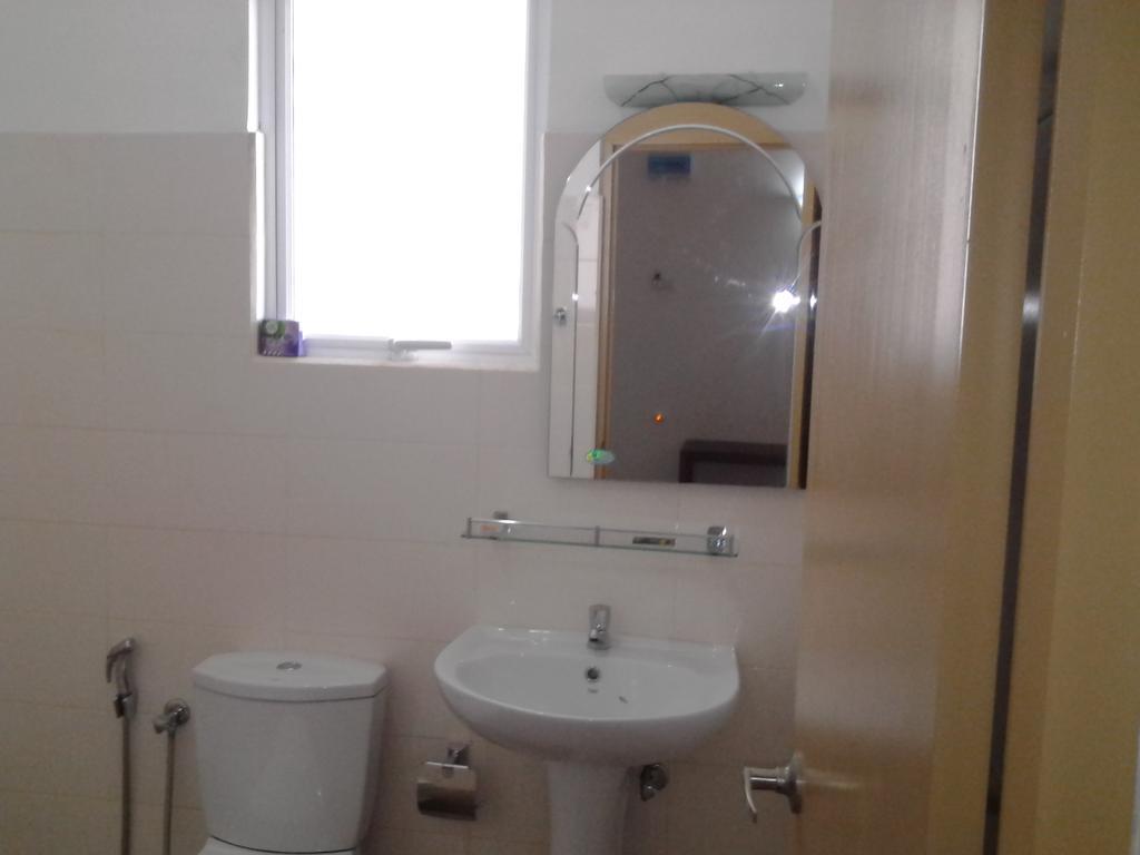 Hotel Oviya Vavuniya Buitenkant foto